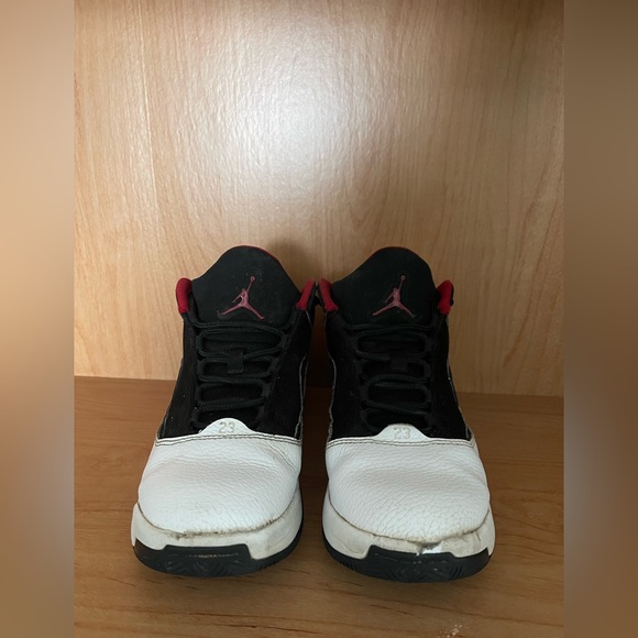 Nike Air Jordan Max Aura boys size 6 - Picture 3 of 4